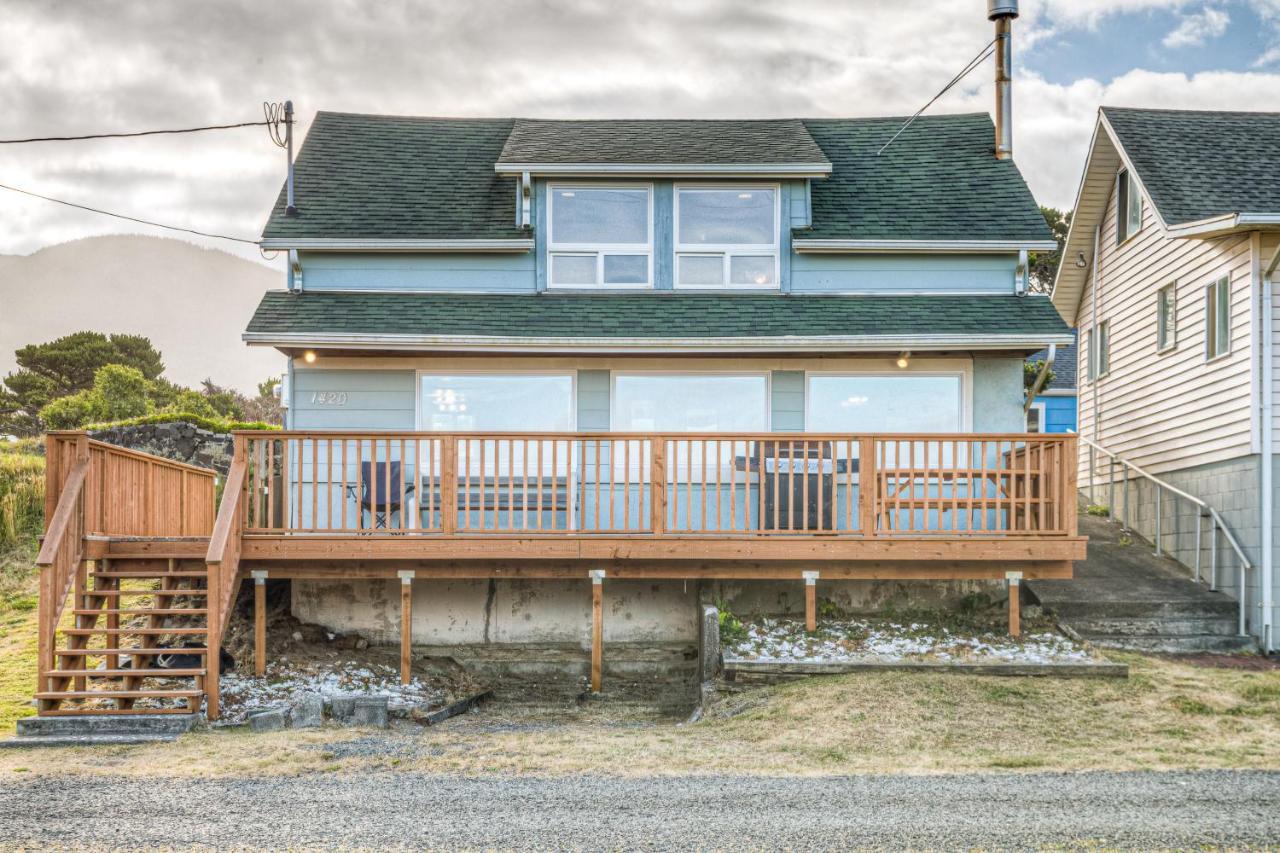 Elbow'S Inn Rockaway Beach Bagian luar foto