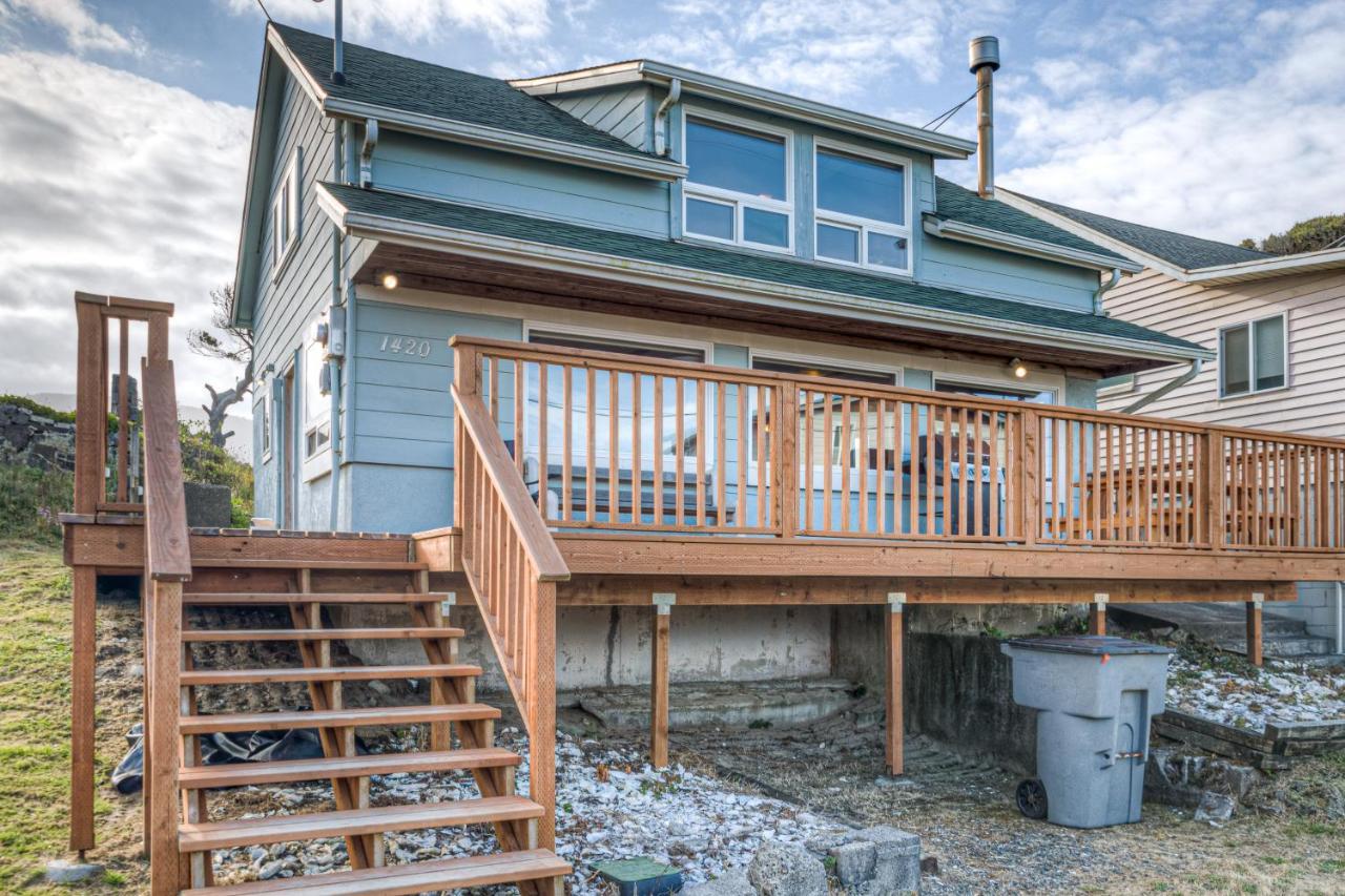 Elbow'S Inn Rockaway Beach Bagian luar foto